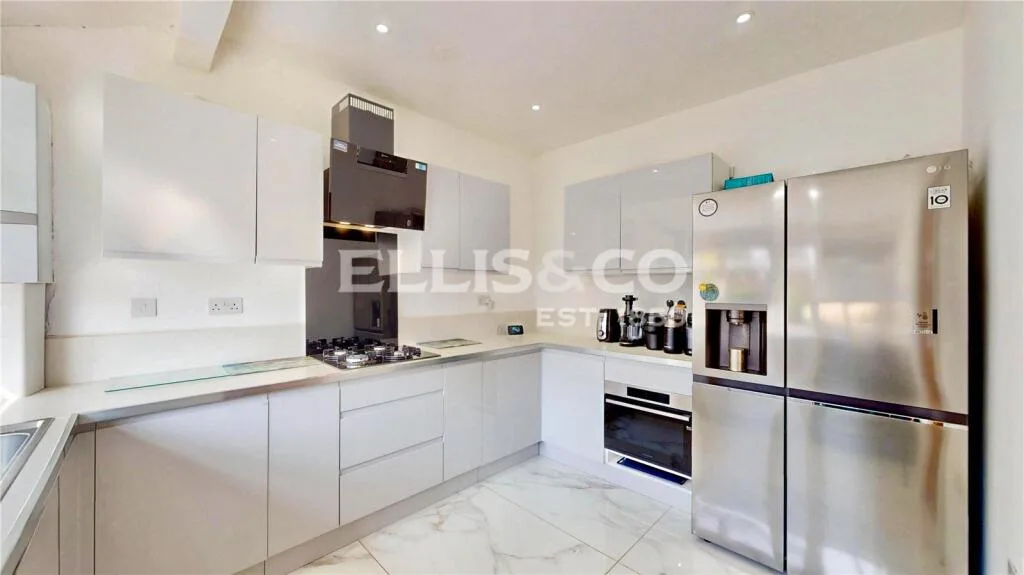 4 bedroom bungalow for rent