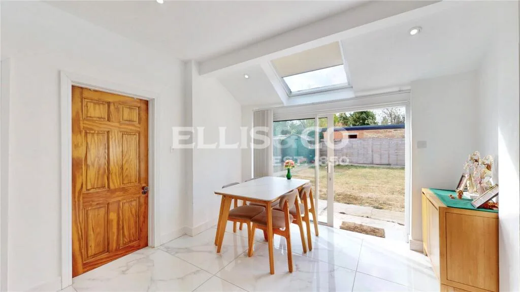 4 bedroom bungalow for rent