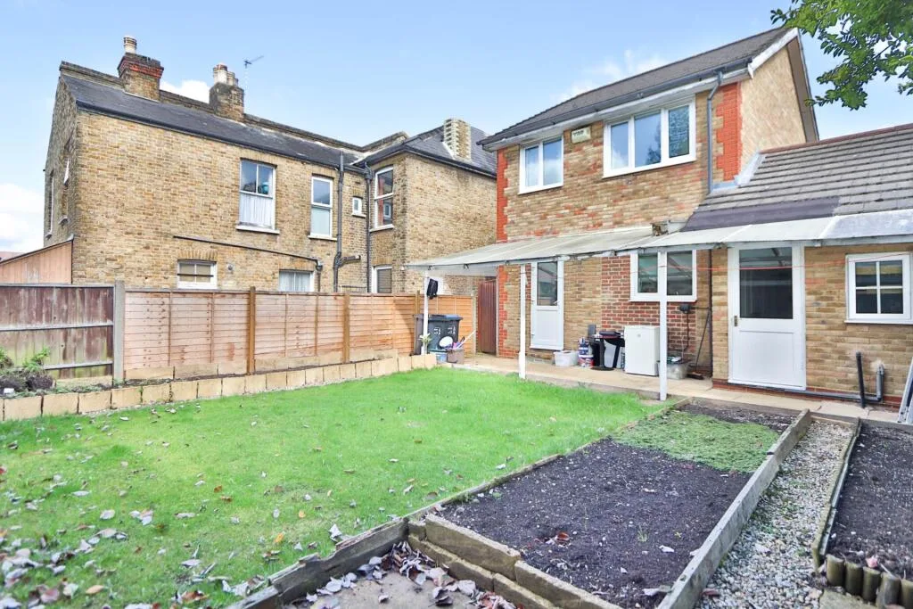 3 bedroom detached house for rent