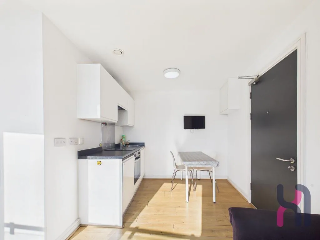Studio flat for rent