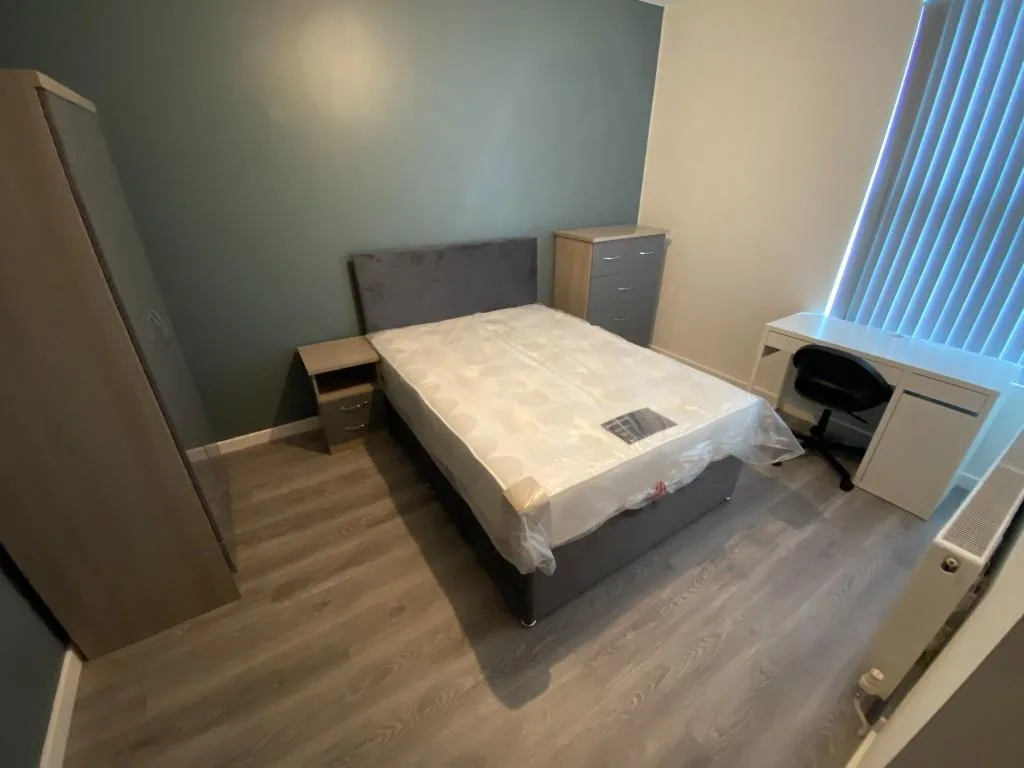 6 bedroom terraced house for rent