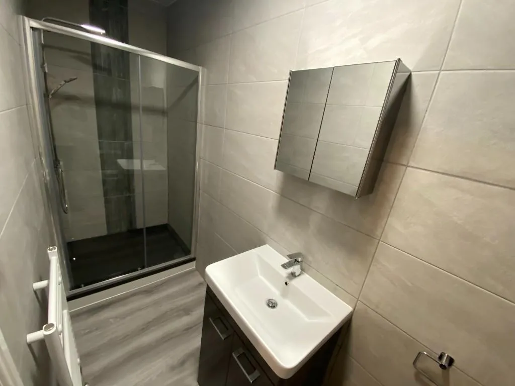 6 bedroom terraced house for rent