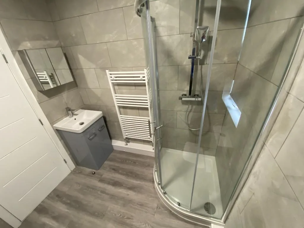 6 bedroom terraced house for rent