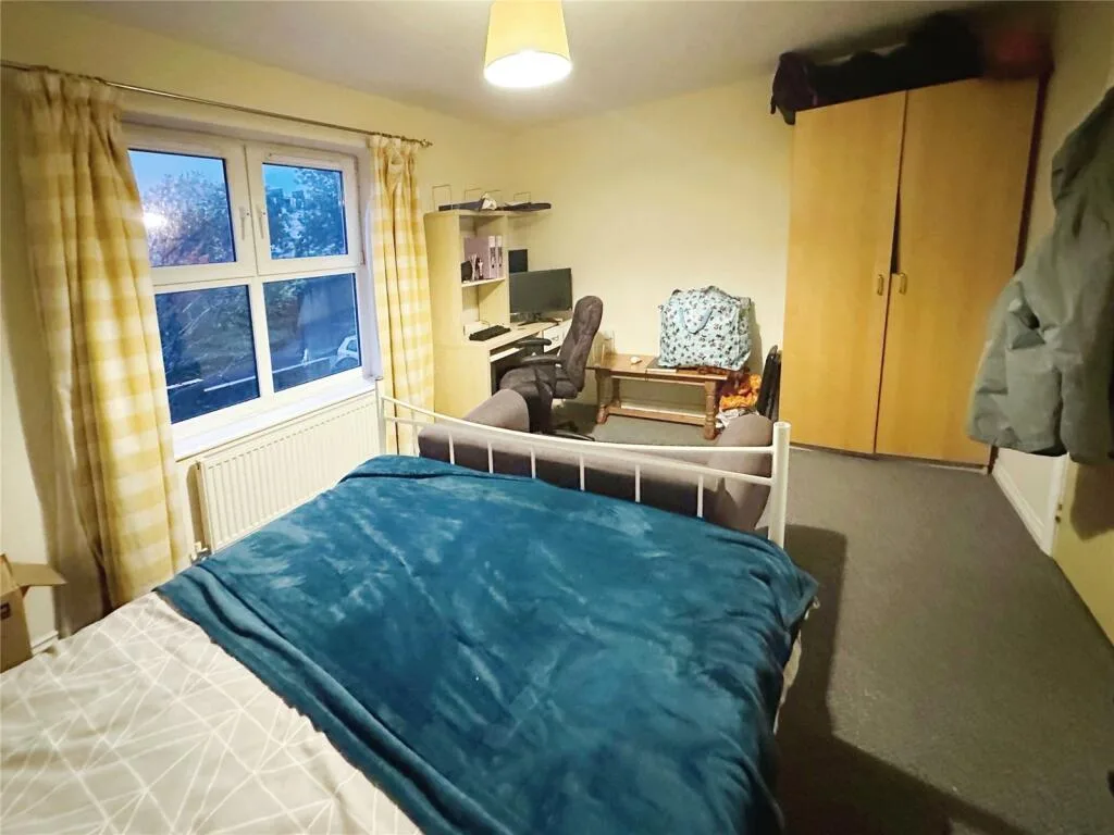 5 bedroom terraced house for rent