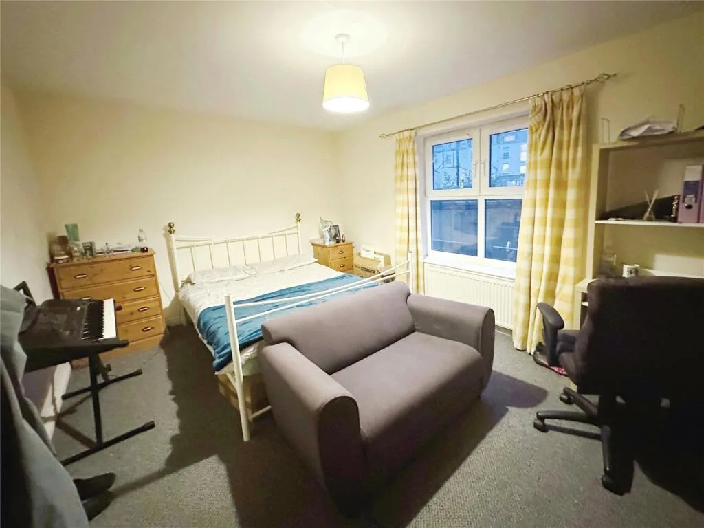 5 bedroom terraced house for rent
