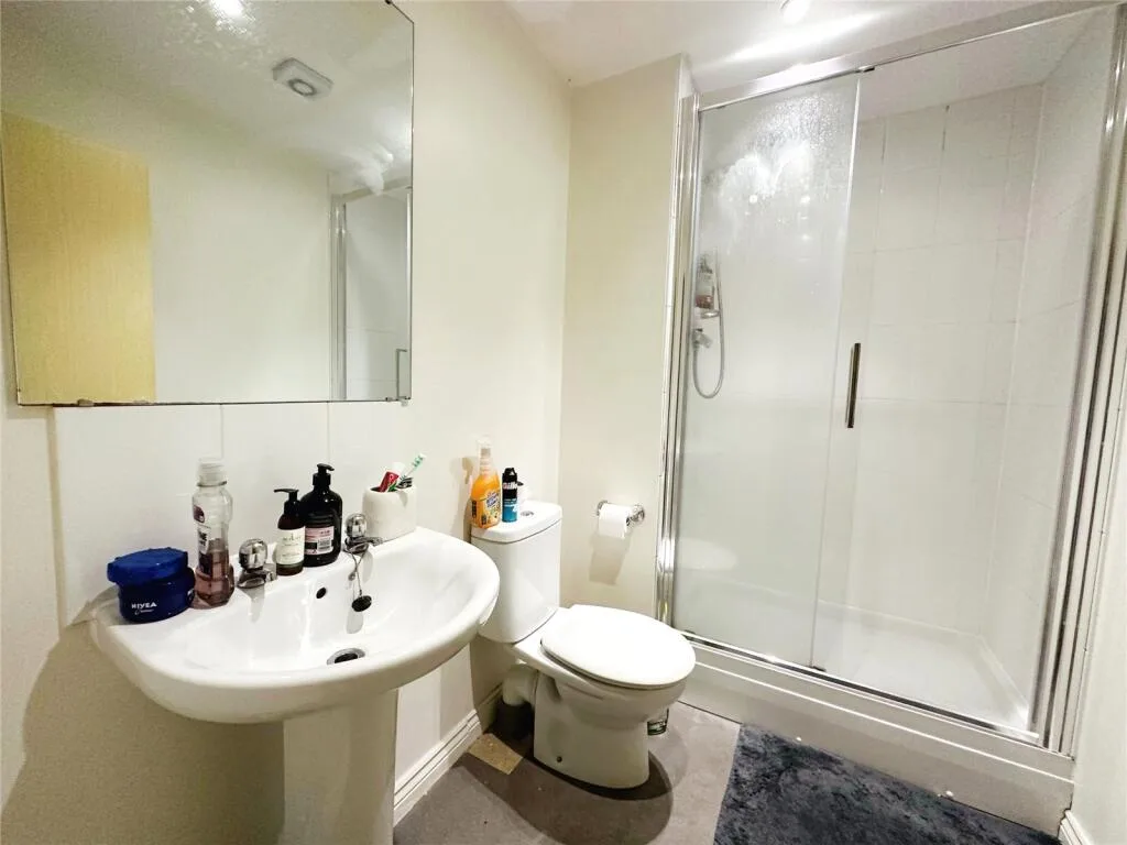 5 bedroom terraced house for rent