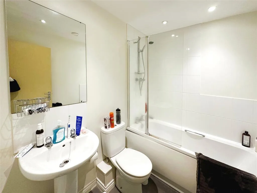 5 bedroom terraced house for rent