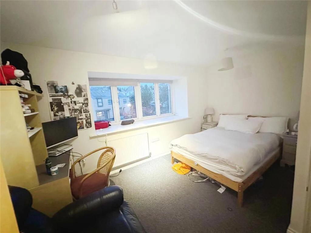 5 bedroom terraced house for rent