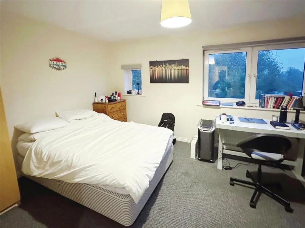 5 bedroom terraced house for rent