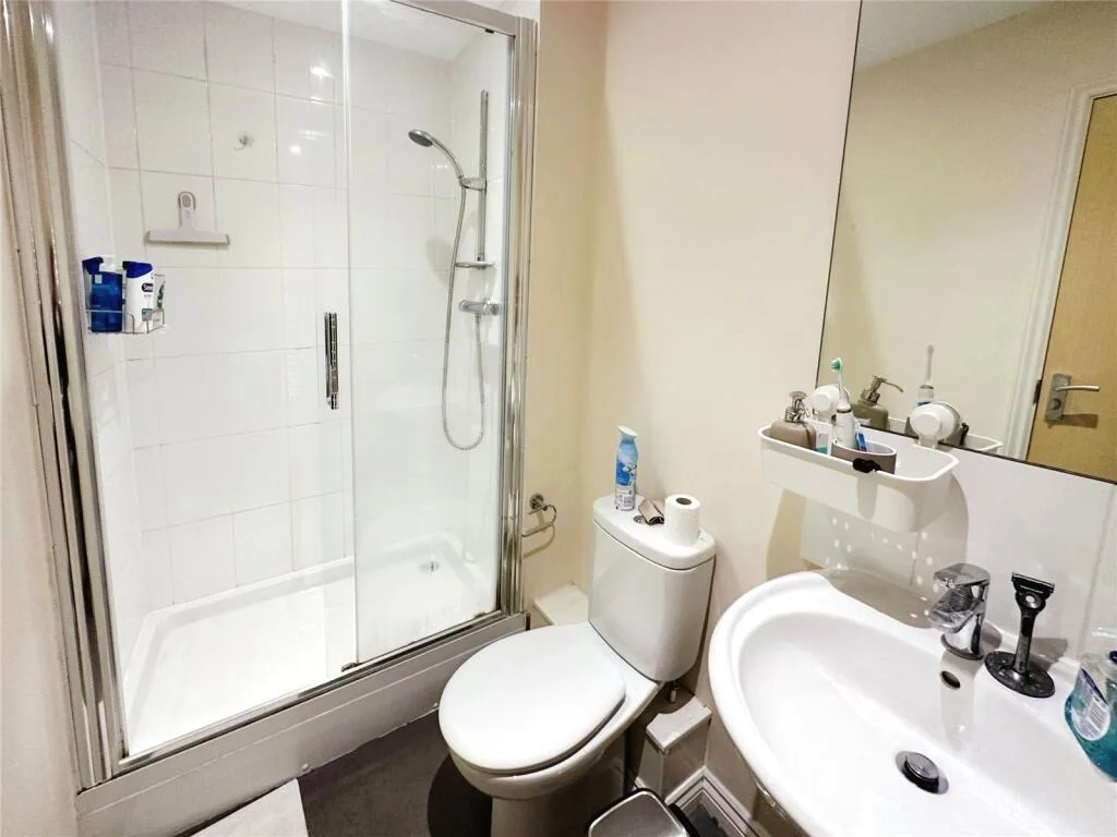 5 bedroom terraced house for rent