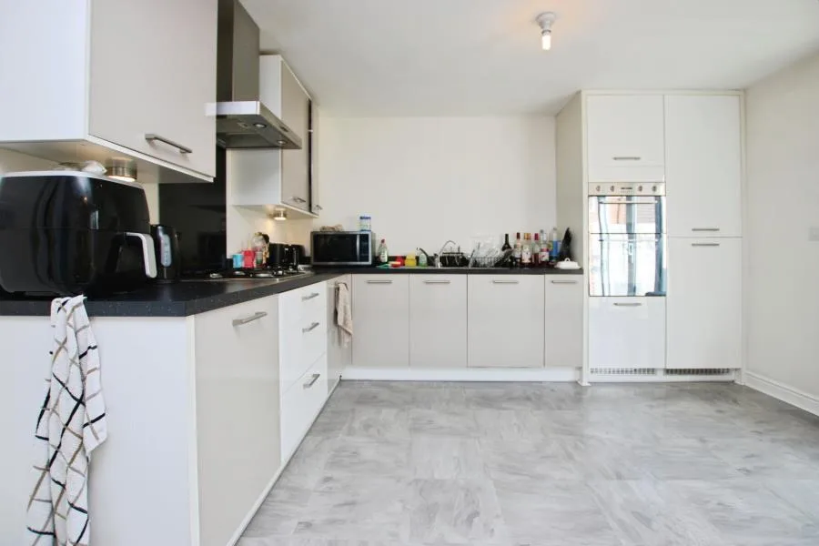 4 bedroom terraced house for rent
