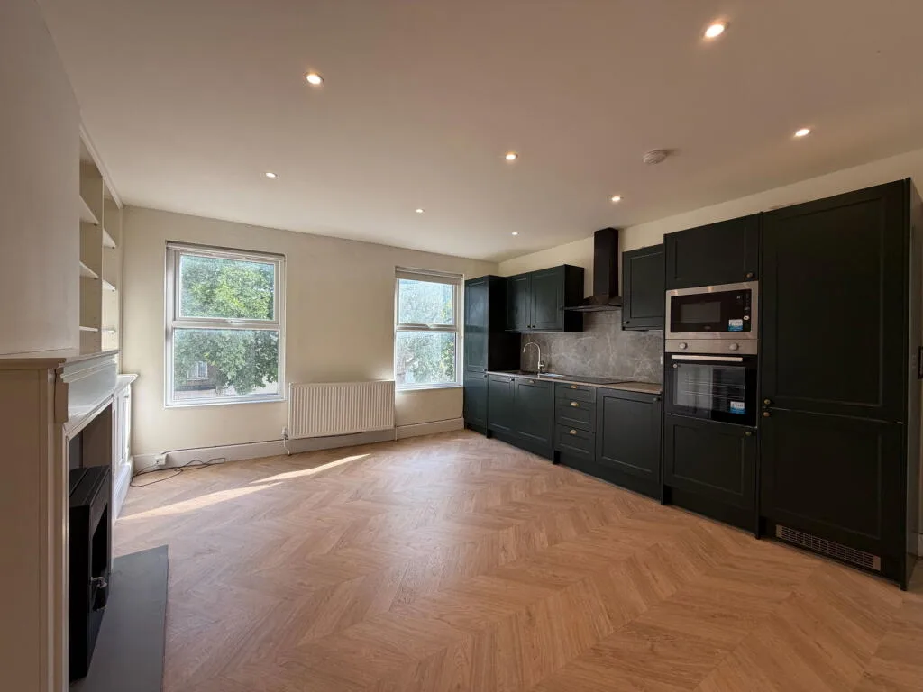 4 bedroom flat for rent