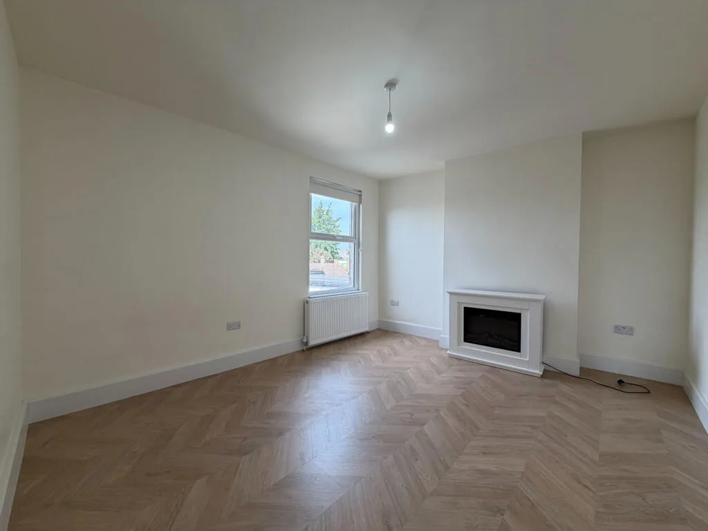 4 bedroom flat for rent