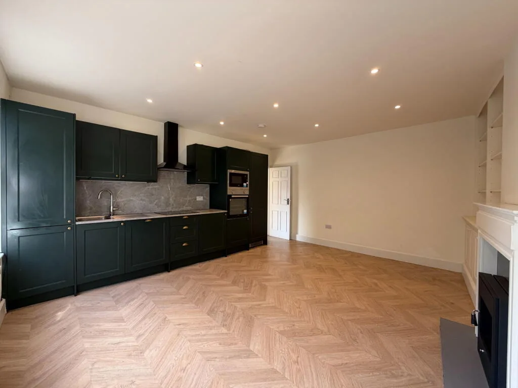 4 bedroom flat for rent