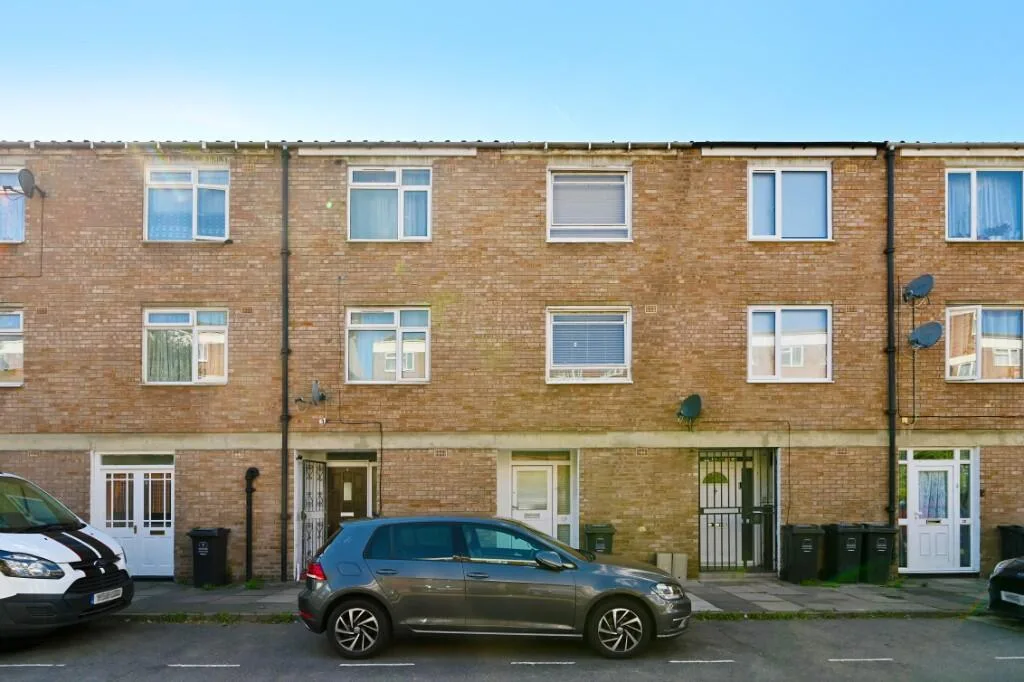 3 bedroom town house for rent