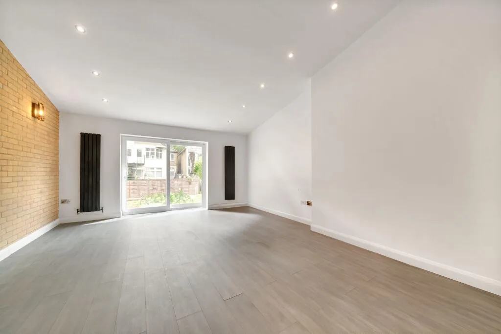 4 bedroom terraced house for rent