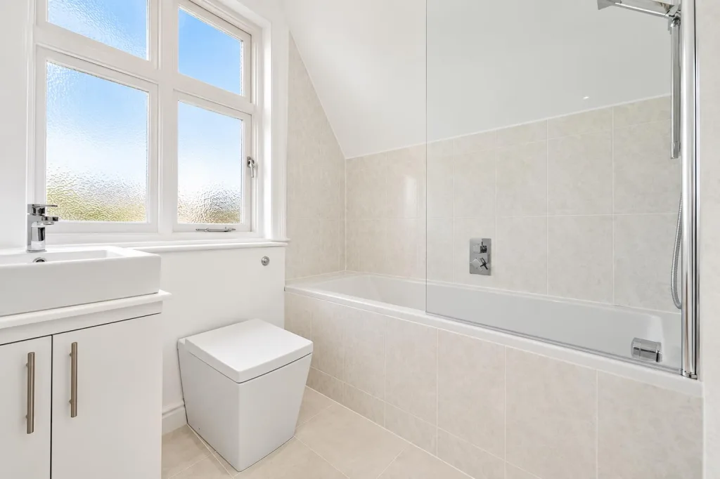 2 bedroom maisonette for rent