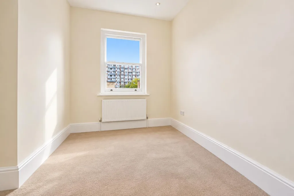 2 bedroom maisonette for rent