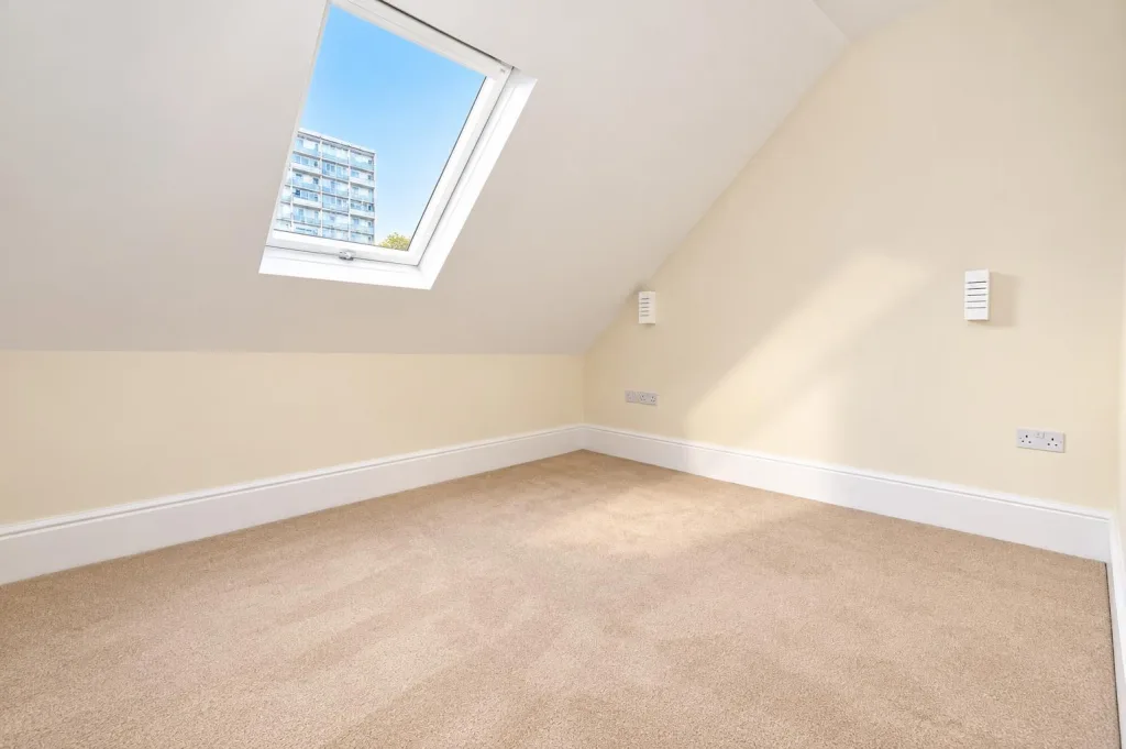 2 bedroom maisonette for rent
