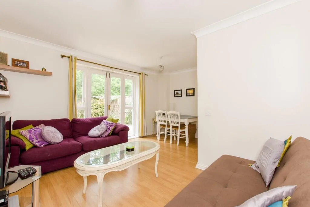 2 bedroom end of terrace house for rent