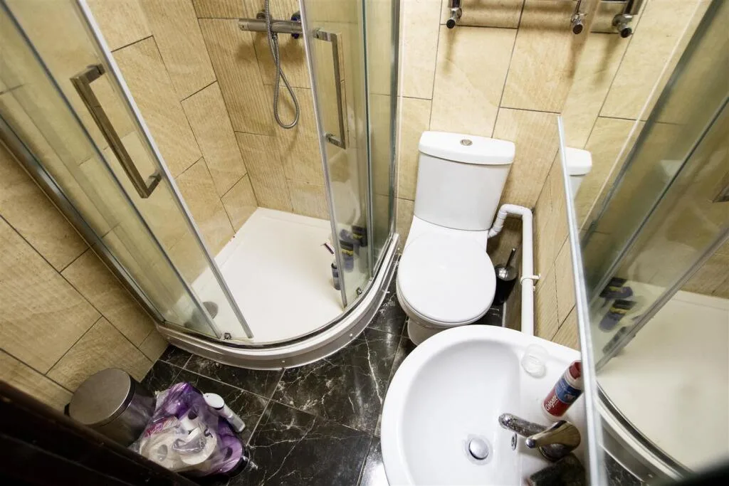 8 bedroom house for rent