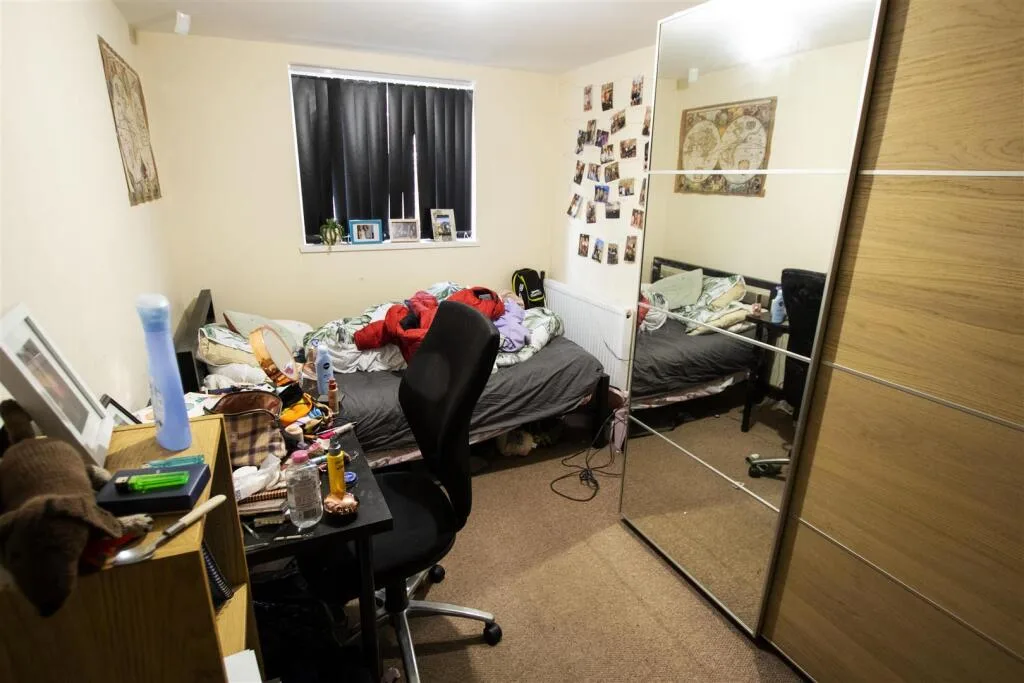 8 bedroom house for rent