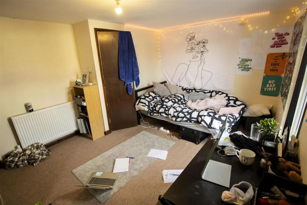 8 bedroom house for rent