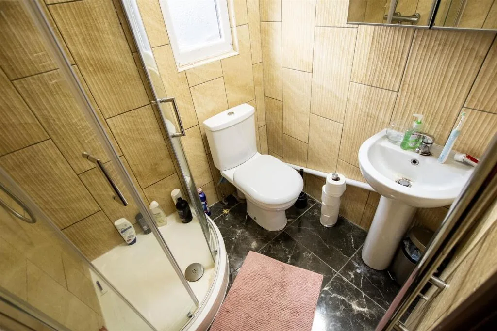 8 bedroom house for rent