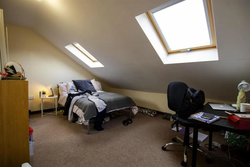 8 bedroom house for rent