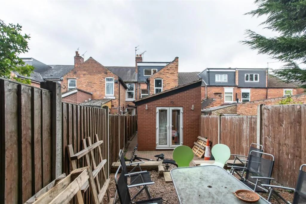 7 bedroom house for rent