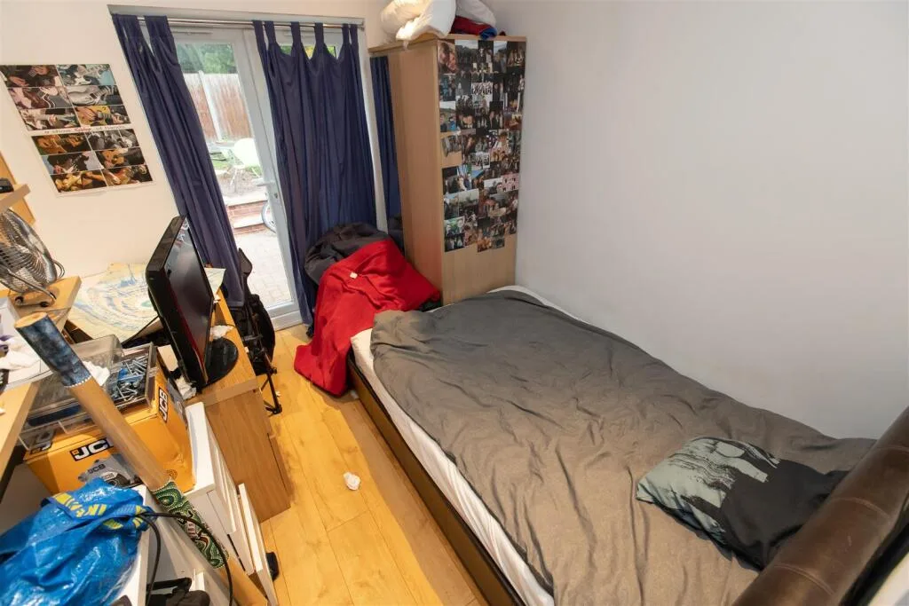 7 bedroom house for rent