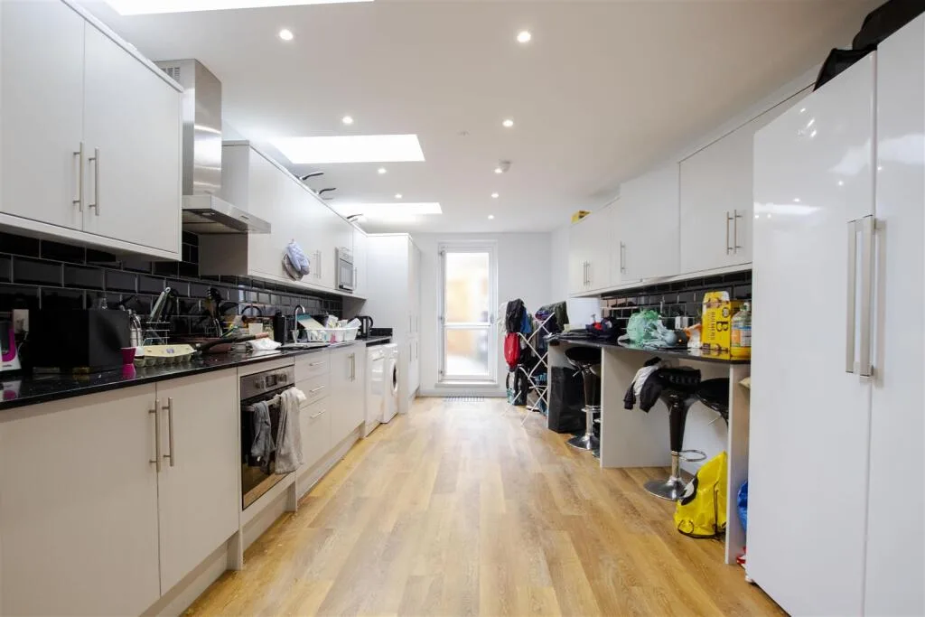 7 bedroom house for rent