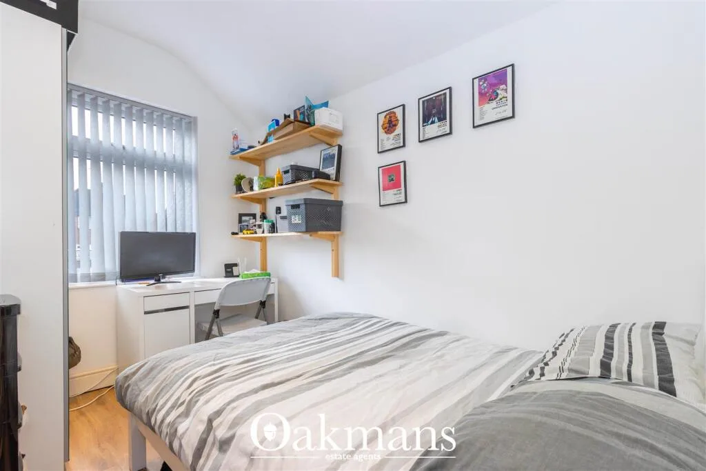 6 bedroom house for rent
