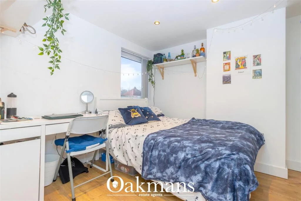 6 bedroom house for rent