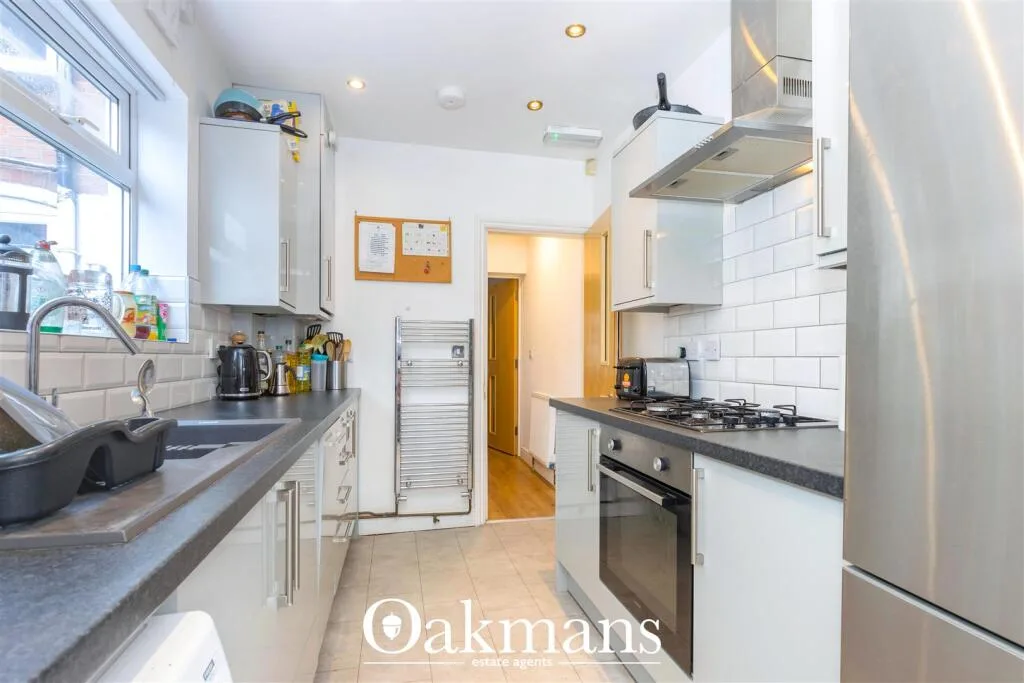 6 bedroom house for rent
