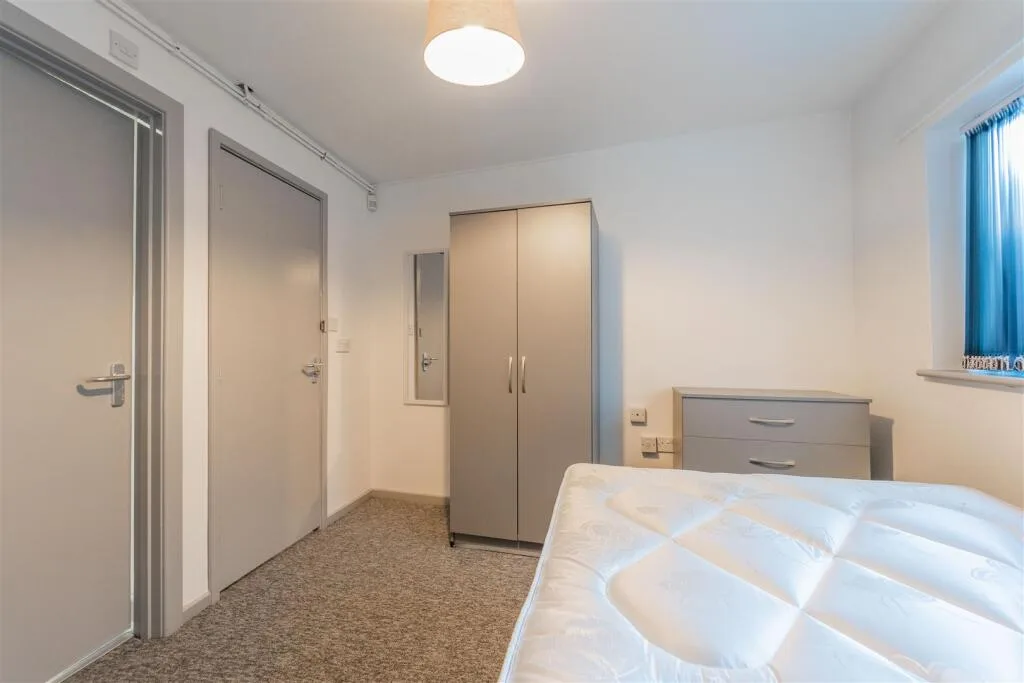 5 bedroom house for rent