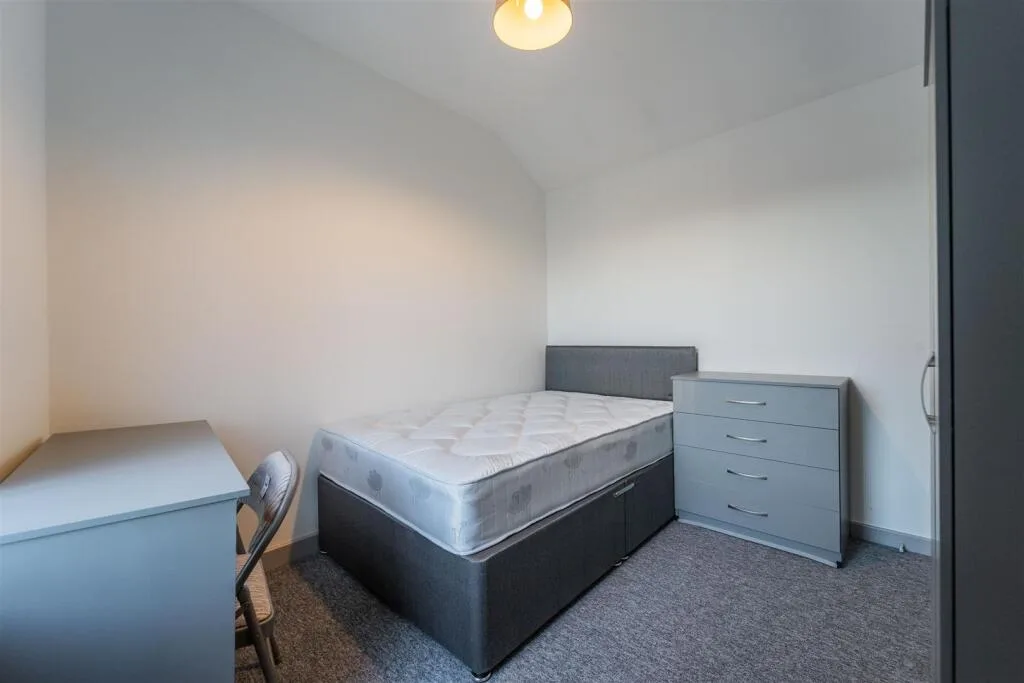 5 bedroom house for rent