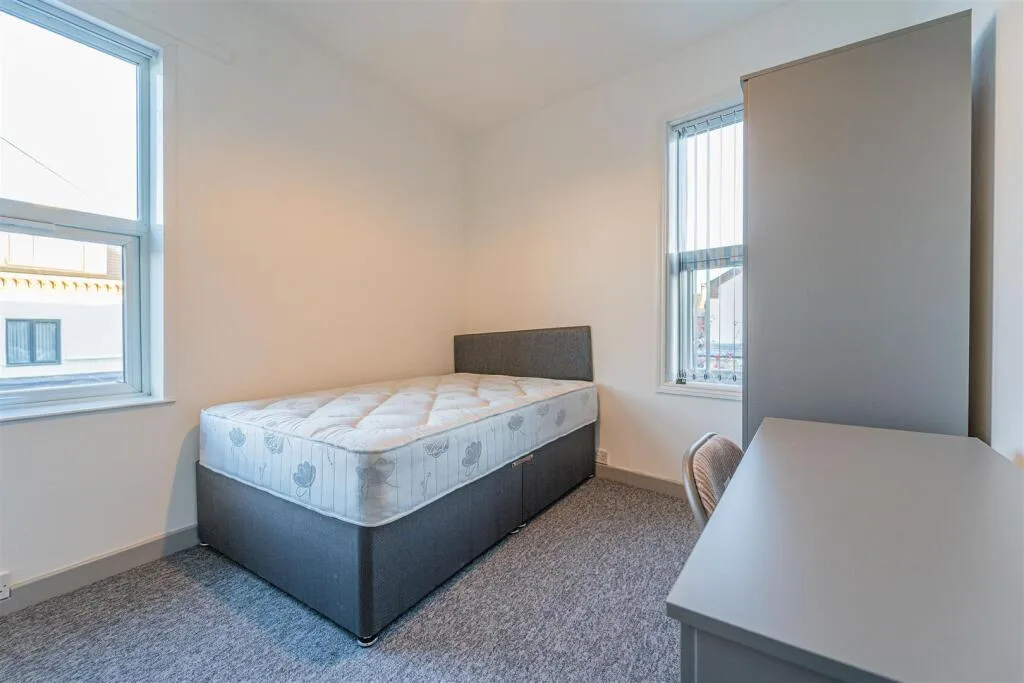 5 bedroom house for rent