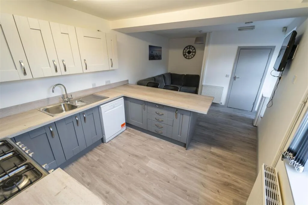 5 bedroom house for rent