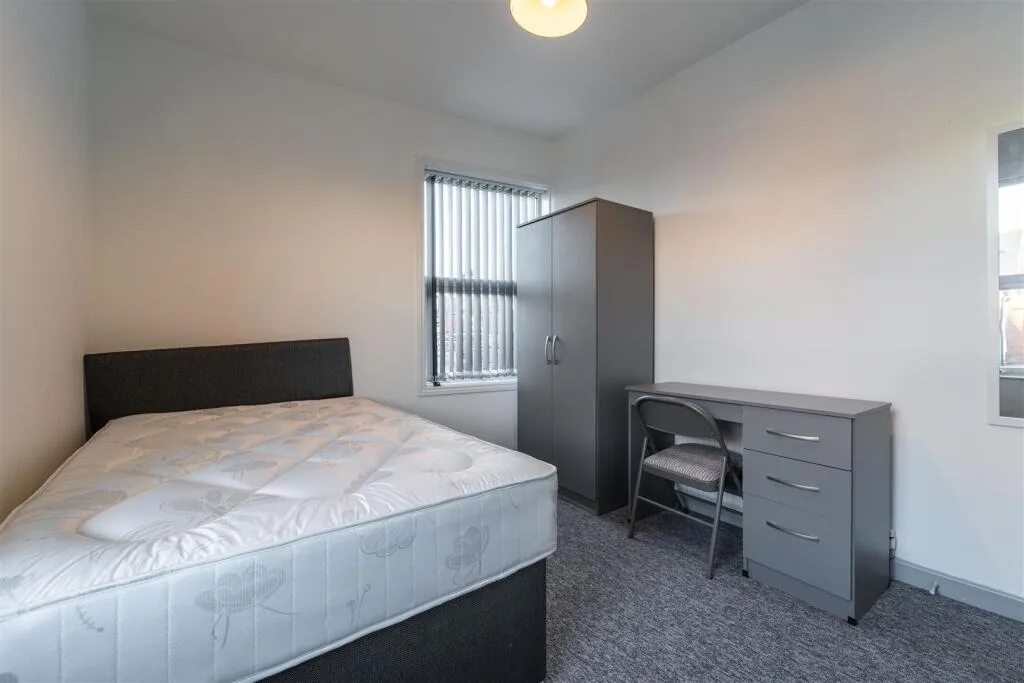 5 bedroom house for rent