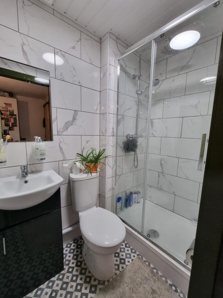 8 bedroom terraced house for rent