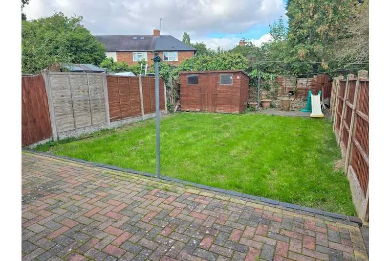 3 bedroom end of terrace house for rent