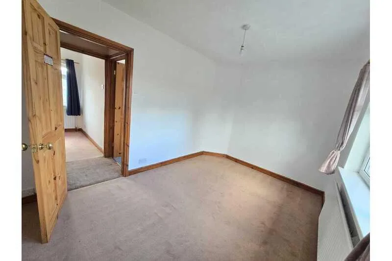 3 bedroom end of terrace house for rent