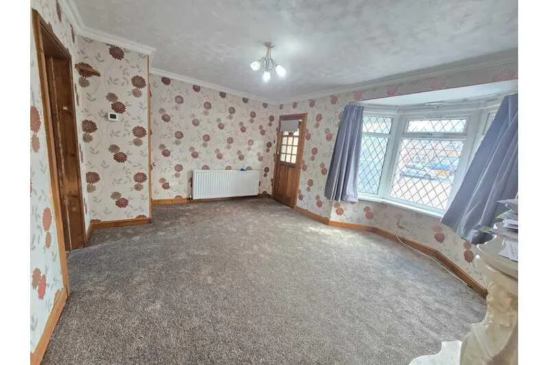 3 bedroom end of terrace house for rent