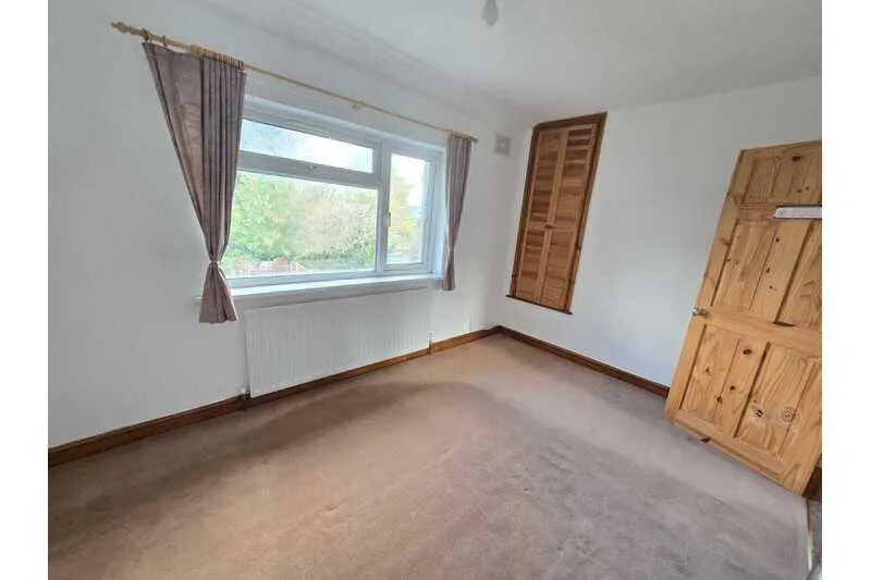 3 bedroom end of terrace house for rent