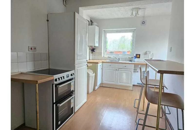 3 bedroom end of terrace house for rent