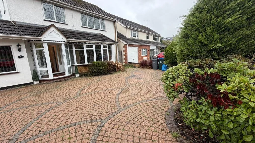 4 bedroom detached house for rent