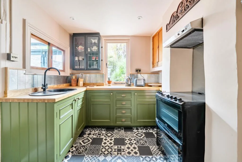 4 bedroom terraced house for rent