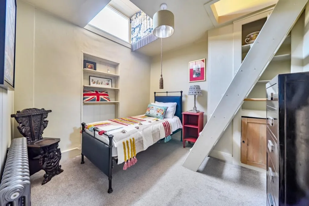 4 bedroom terraced house for rent