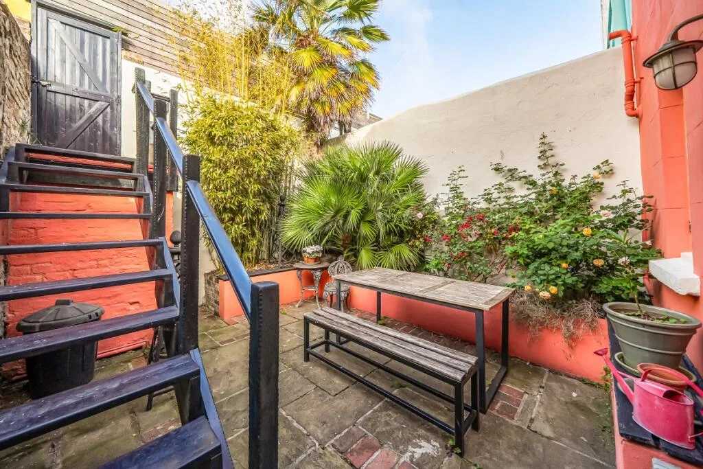 4 bedroom terraced house for rent